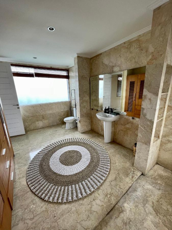 Private Suite In A Kids Friendly Big Shared Villa In Canggu Exterior foto